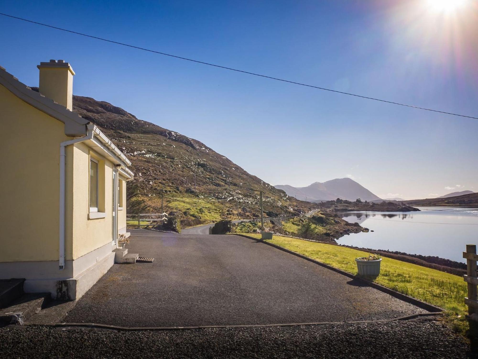 Lough Fee Renvyle Villa Екстериор снимка
